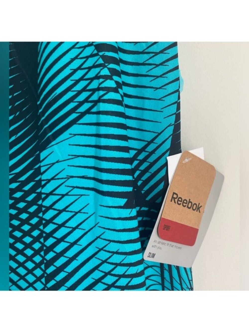 New! Reebok Women's Blue & Black Racerback Tank Top Size M Slim Fit - Picture 2 of 7